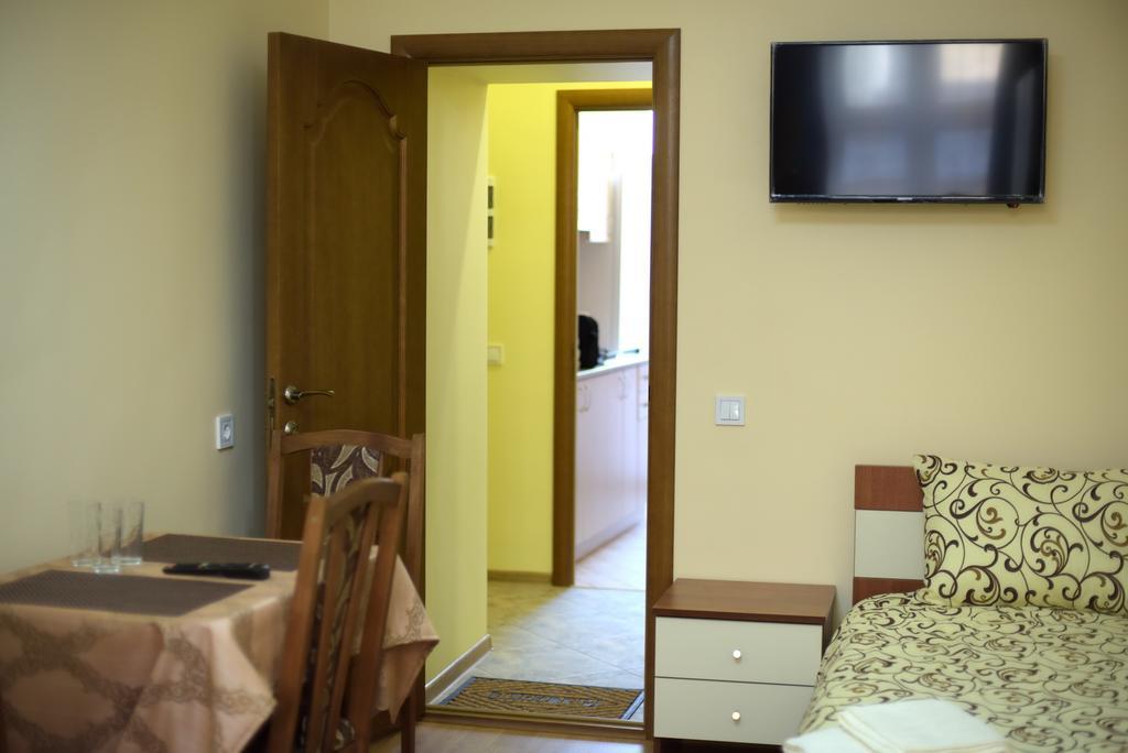 Apartment On Voloshyna Лвив Екстериор снимка