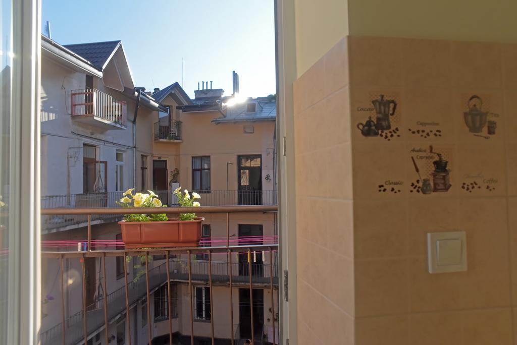 Apartment On Voloshyna Лвив Екстериор снимка